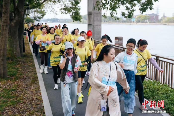 3000名健身爱好者齐聚杭州临平 共走大运河绿道践