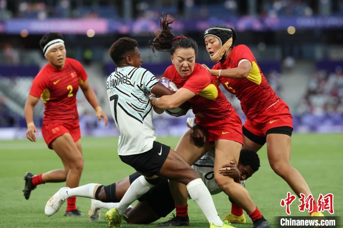 巴黎奥运中国健儿闪耀赛场：金牌之外亦有英雄