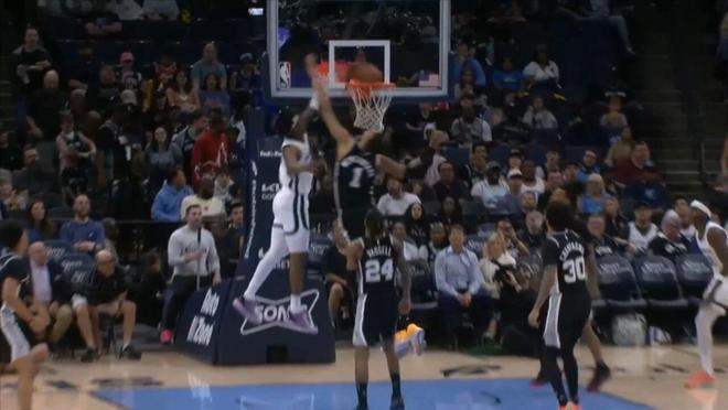 文班亚马单场7帽3断+15篮板创赛季新高 马刺大胜