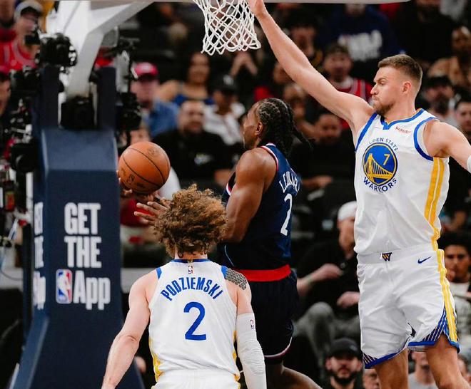 勇士126-121逆转淘汰快船晋级下一轮附加赛