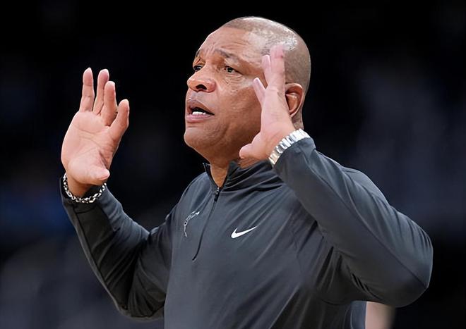 雄鹿主帅老里下课 字母哥或离队 队伍战绩创历史