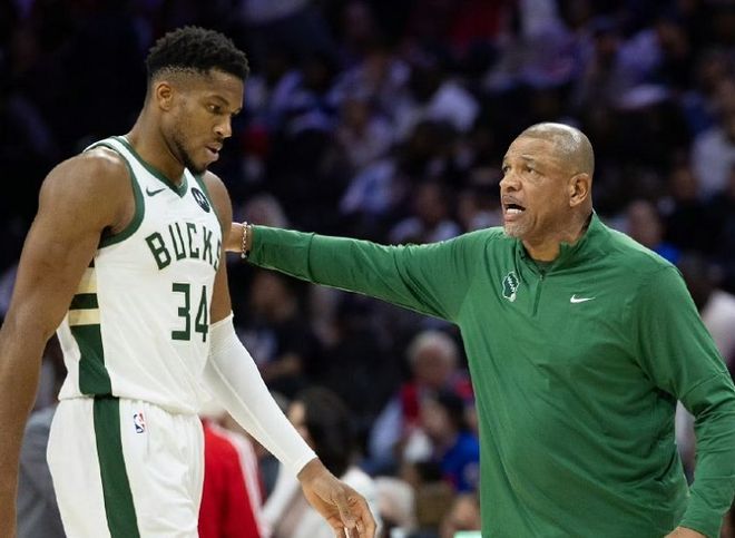 雄鹿主帅老里下课 字母哥或离队 队伍战绩创历史